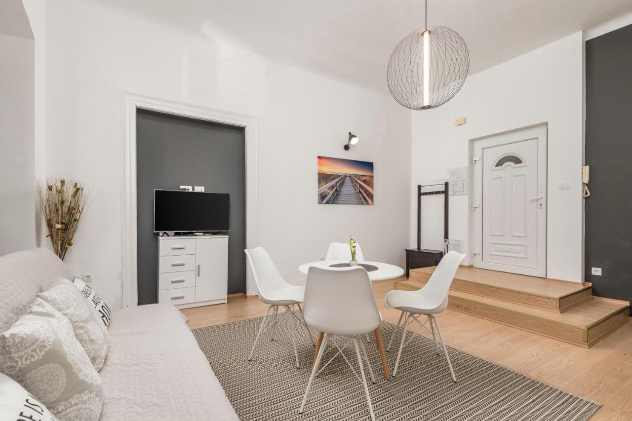 Apartment Doris リエカ エクステリア 写真