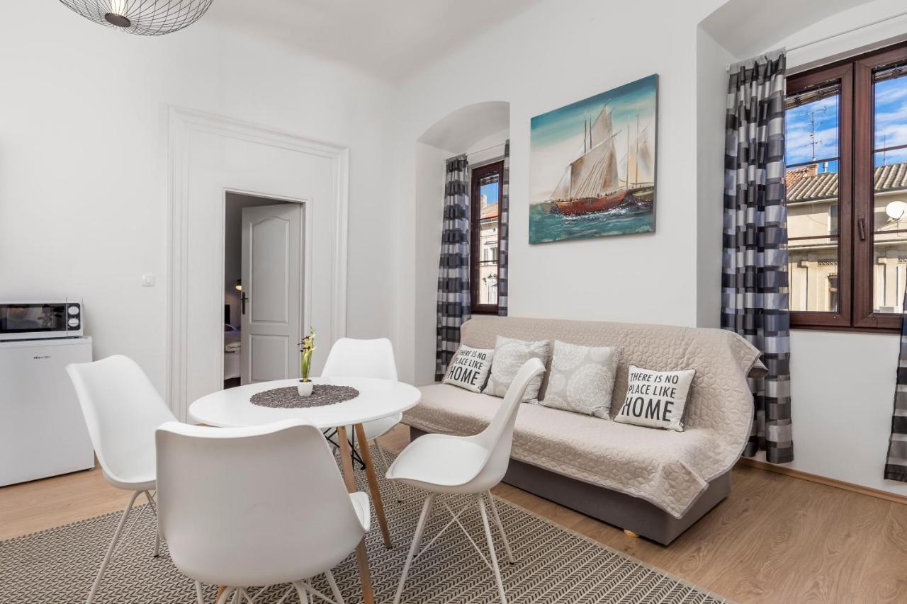 Apartment Doris リエカ エクステリア 写真