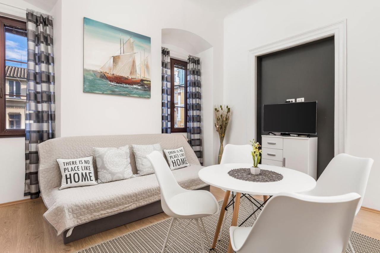 Apartment Doris リエカ エクステリア 写真